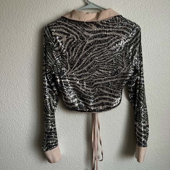 IN THE MOOD FOR LOVE Lina Sequined Zebra Button-Front Crop Top - Picture 8 of 10